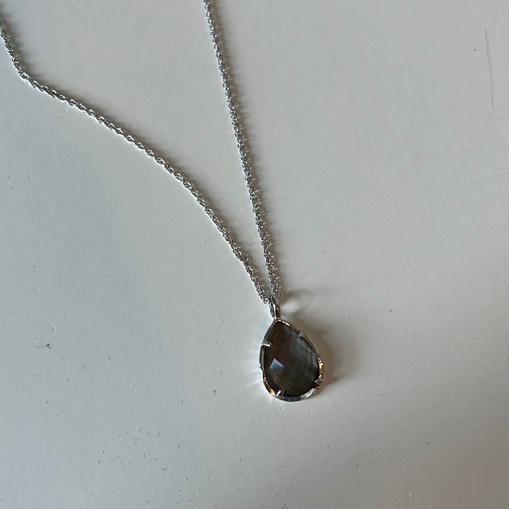 Kendra Scott Short Pendant Necklace